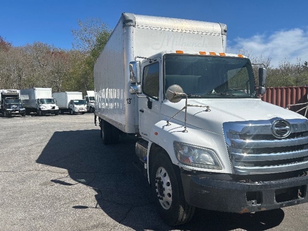 Medium Duty Box Truck-Light and Medium Duty Trucks-Hino-2018-268-Fitchburg-MA-276,621\n\t\tmiles-$ 37,500 - Image 3