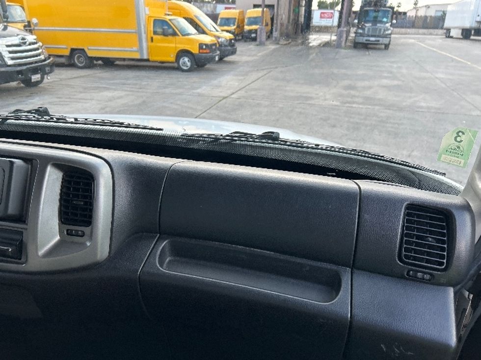 Medium Duty Box Truck-Light and Medium Duty Trucks-Hino-2018-268-Fontana-CA-106,845\n\t\tmiles-$ 55,500 - Image 21