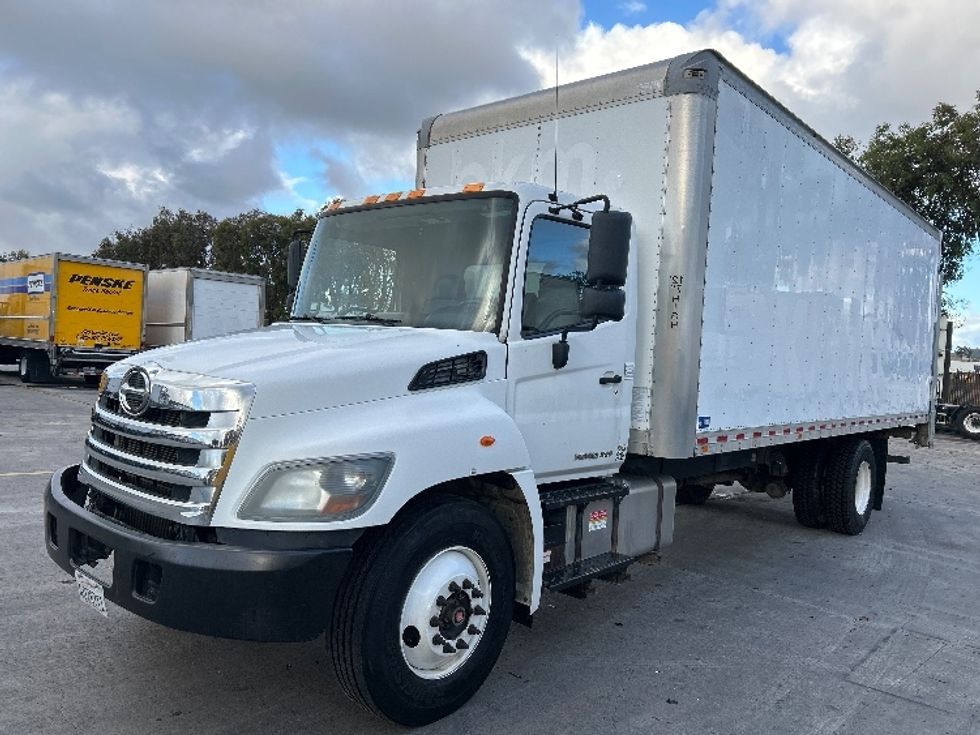 Medium Duty Box Truck-Light and Medium Duty Trucks-Hino-2018-268-Fontana-CA-106,845\n\t\tmiles-$ 55,500 - Image 3