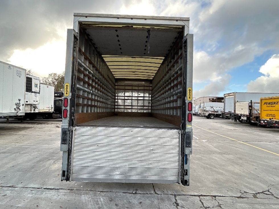 Medium Duty Box Truck-Light and Medium Duty Trucks-Hino-2018-268-Fontana-CA-106,845\n\t\tmiles-$ 55,500 - Image 8