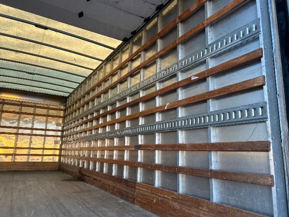 Medium Duty Box Truck-Light and Medium Duty Trucks-Hino-2018-268-Fontana-CA-120,221\n\t\tmiles-$ 54,250 - Image 12