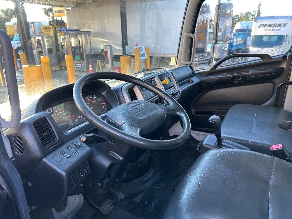 Medium Duty Box Truck-Light and Medium Duty Trucks-Hino-2018-268-Fontana-CA-120,221\n\t\tmiles-$ 54,250 - Image 17