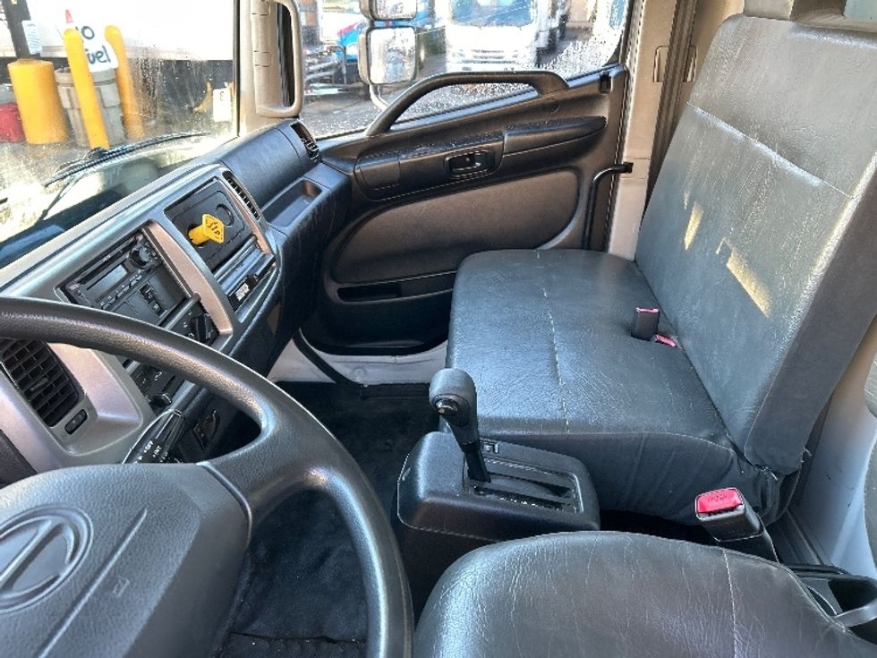 Medium Duty Box Truck-Light and Medium Duty Trucks-Hino-2018-268-Fontana-CA-120,221\n\t\tmiles-$ 54,250 - Image 19