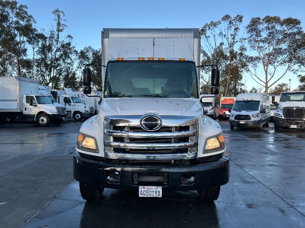 Medium Duty Box Truck-Light and Medium Duty Trucks-Hino-2018-268-Fontana-CA-120,221\n\t\tmiles-$ 54,250 - Image 2