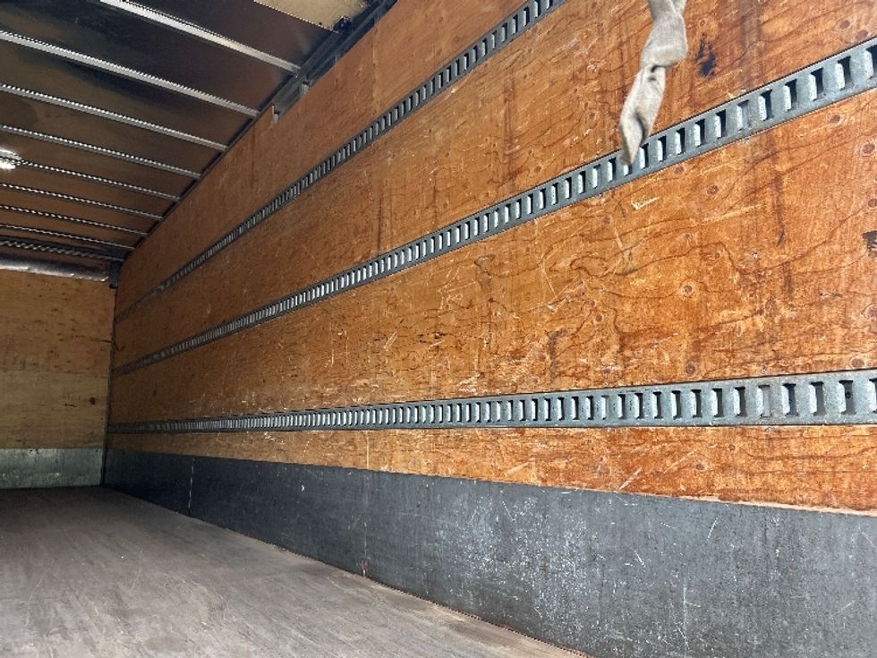 Medium Duty Box Truck-Light and Medium Duty Trucks-Hino-2018-268-Fredonia-NY-147,168\n\t\tmiles-$ 52,750 - Image 12