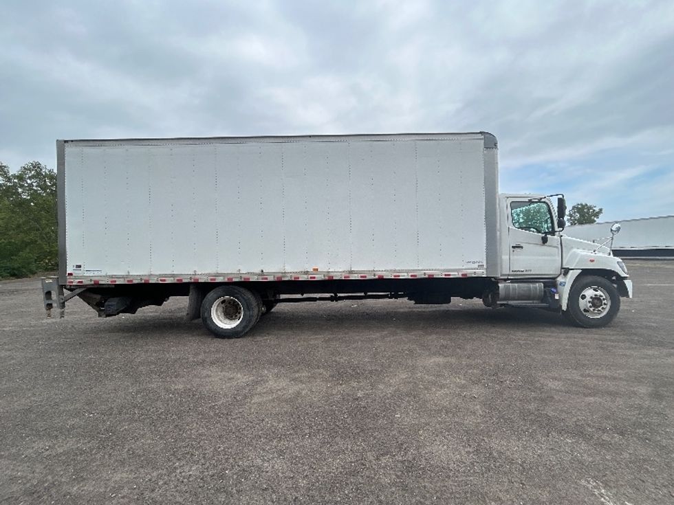 Medium Duty Box Truck-Light and Medium Duty Trucks-Hino-2018-268-Fredonia-NY-147,168\n\t\tmiles-$ 52,750 - Image 15