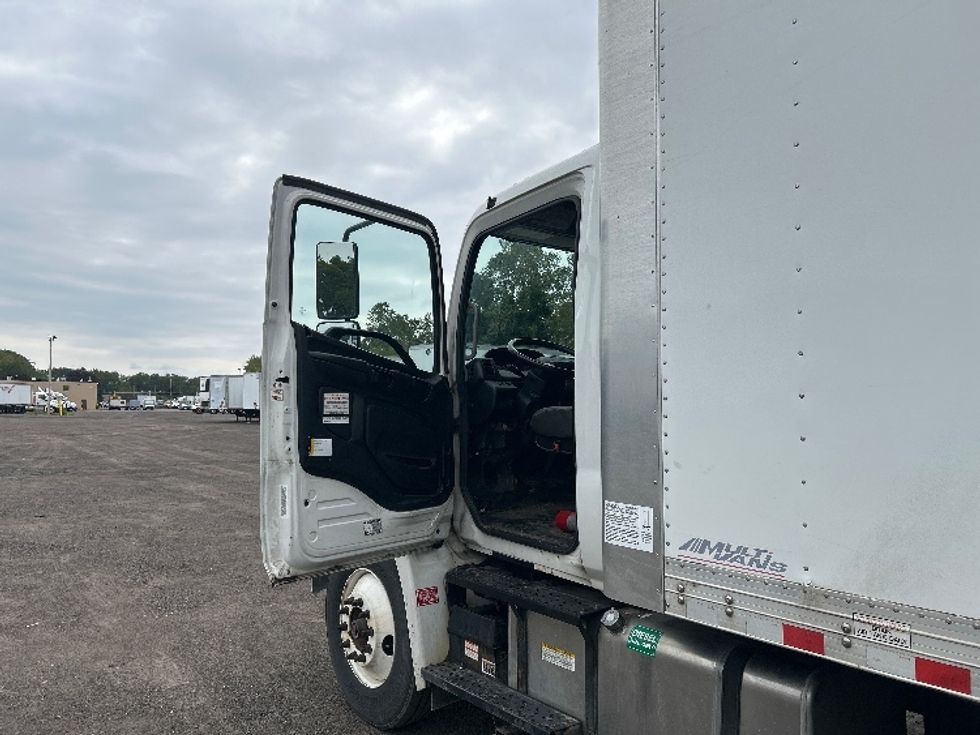 Medium Duty Box Truck-Light and Medium Duty Trucks-Hino-2018-268-Fredonia-NY-147,168\n\t\tmiles-$ 52,750 - Image 16