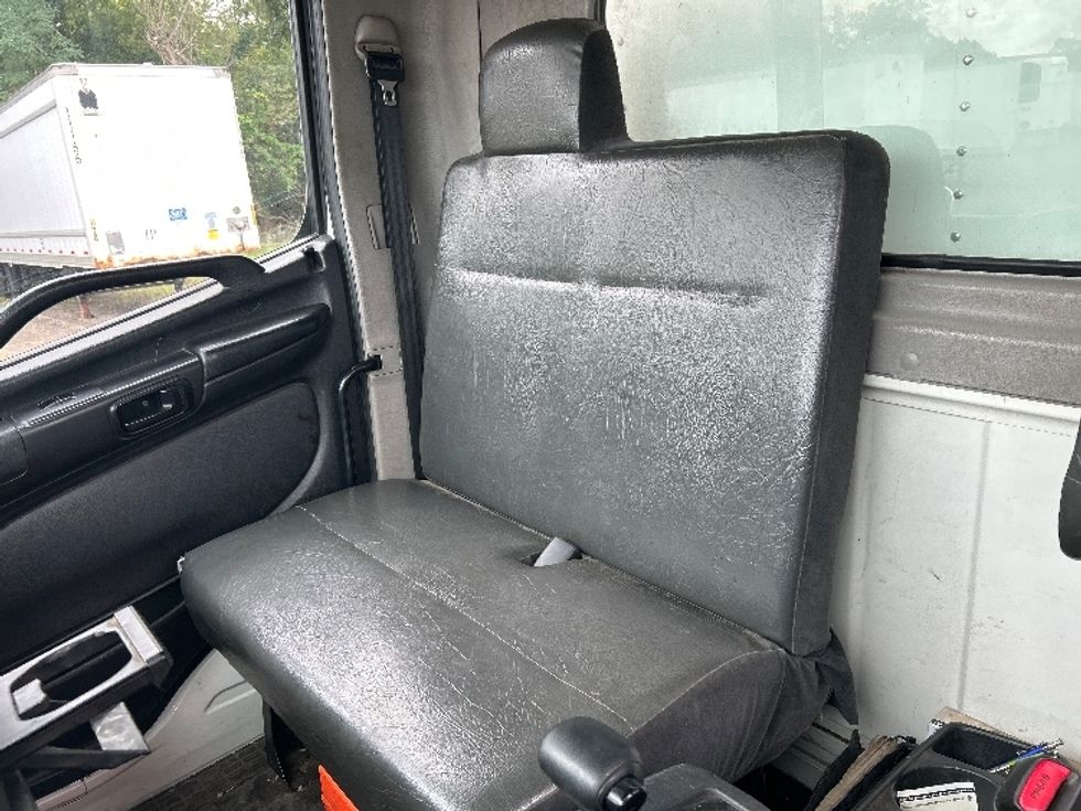 Medium Duty Box Truck-Light and Medium Duty Trucks-Hino-2018-268-Fredonia-NY-147,168\n\t\tmiles-$ 52,750 - Image 19