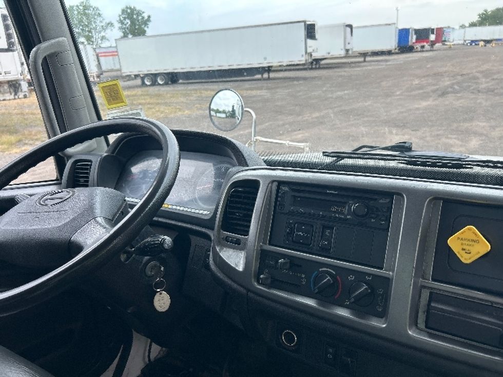 Medium Duty Box Truck-Light and Medium Duty Trucks-Hino-2018-268-Fredonia-NY-147,168\n\t\tmiles-$ 52,750 - Image 22