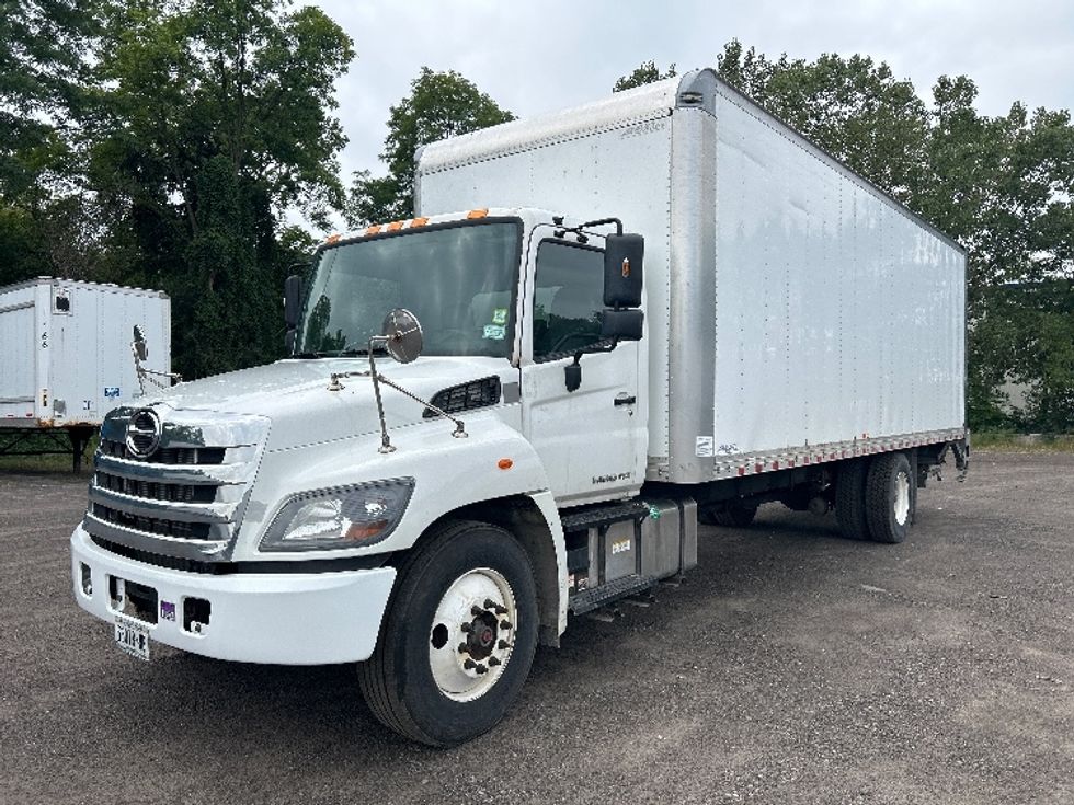 Medium Duty Box Truck-Light and Medium Duty Trucks-Hino-2018-268-Fredonia-NY-147,168\n\t\tmiles-$ 52,750 - Image 3