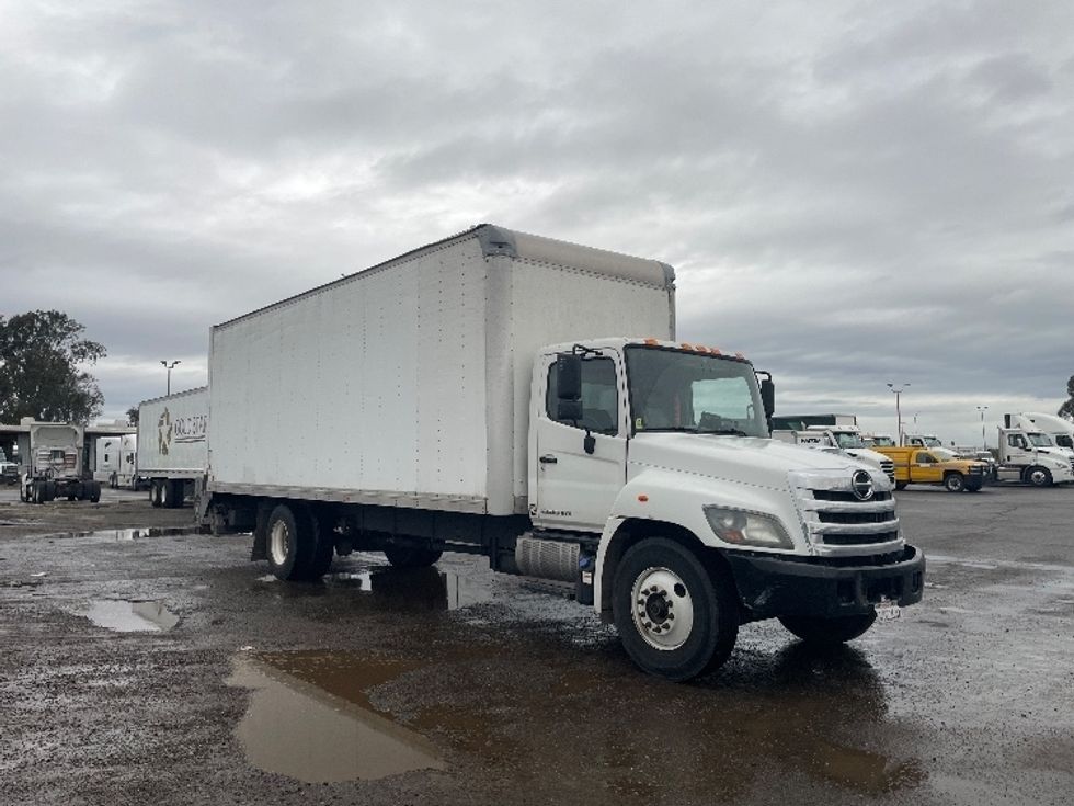 Medium Duty Box Truck-Light and Medium Duty Trucks-Hino-2018-268-Fresno-CA-259,100\n\t\tmiles-$ 37,750 - Image 1