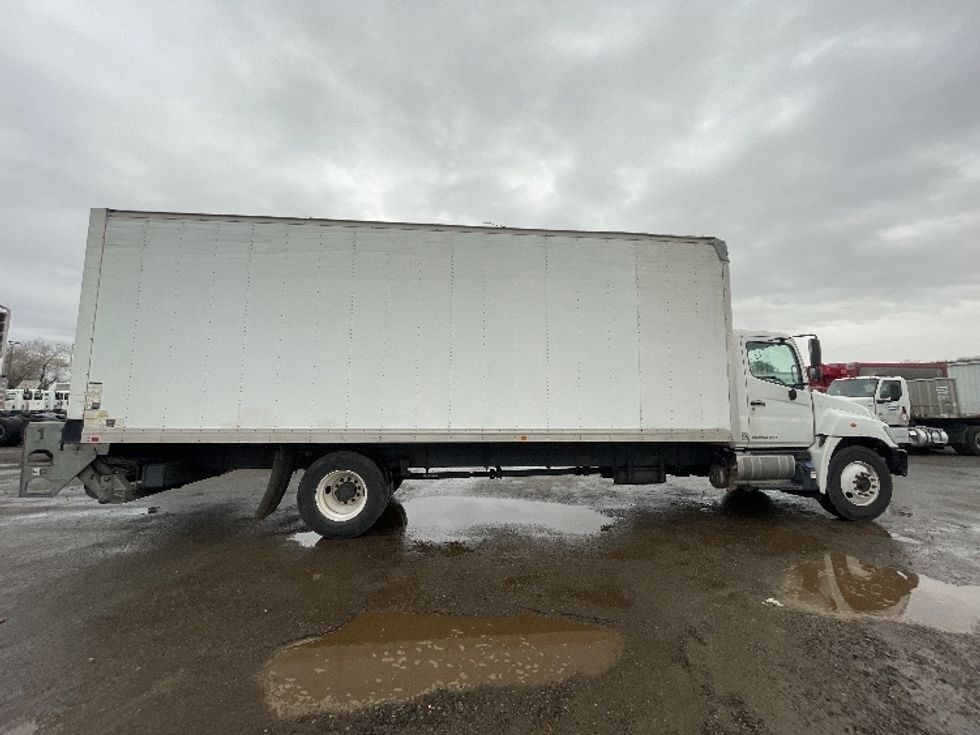 Medium Duty Box Truck-Light and Medium Duty Trucks-Hino-2018-268-Fresno-CA-259,100\n\t\tmiles-$ 37,750 - Image 13