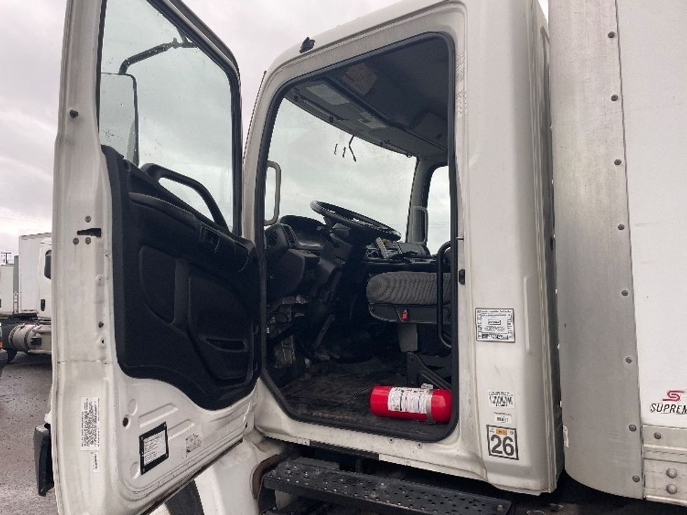 Medium Duty Box Truck-Light and Medium Duty Trucks-Hino-2018-268-Fresno-CA-259,100\n\t\tmiles-$ 37,750 - Image 14