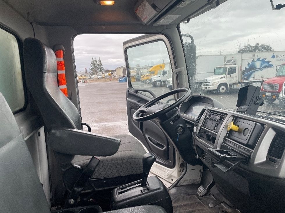 Medium Duty Box Truck-Light and Medium Duty Trucks-Hino-2018-268-Fresno-CA-259,100\n\t\tmiles-$ 37,750 - Image 20