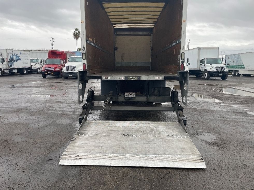 Medium Duty Box Truck-Light and Medium Duty Trucks-Hino-2018-268-Fresno-CA-259,100\n\t\tmiles-$ 37,750 - Image 7