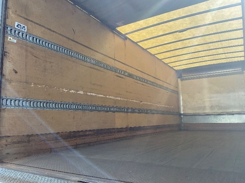 Medium Duty Box Truck-Light and Medium Duty Trucks-Hino-2018-268-Milwaukee-WI-322,309\n\t\tmiles-$ 29,250 - Image 11
