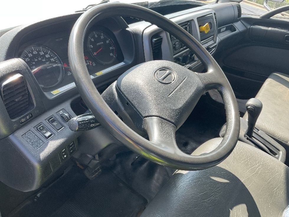 Medium Duty Box Truck-Light and Medium Duty Trucks-Hino-2018-268-Milwaukee-WI-322,309\n\t\tmiles-$ 29,250 - Image 17