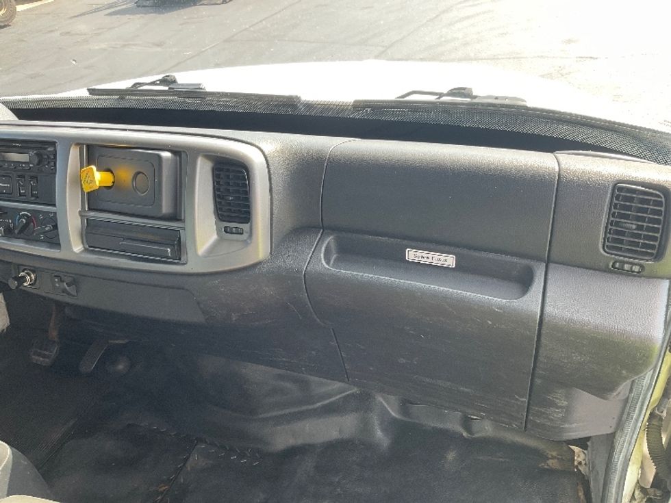 Medium Duty Box Truck-Light and Medium Duty Trucks-Hino-2018-268-Milwaukee-WI-322,309\n\t\tmiles-$ 29,250 - Image 21
