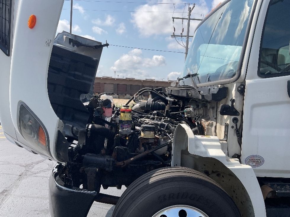 Medium Duty Box Truck-Light and Medium Duty Trucks-Hino-2018-268-Milwaukee-WI-322,309\n\t\tmiles-$ 29,250 - Image 24