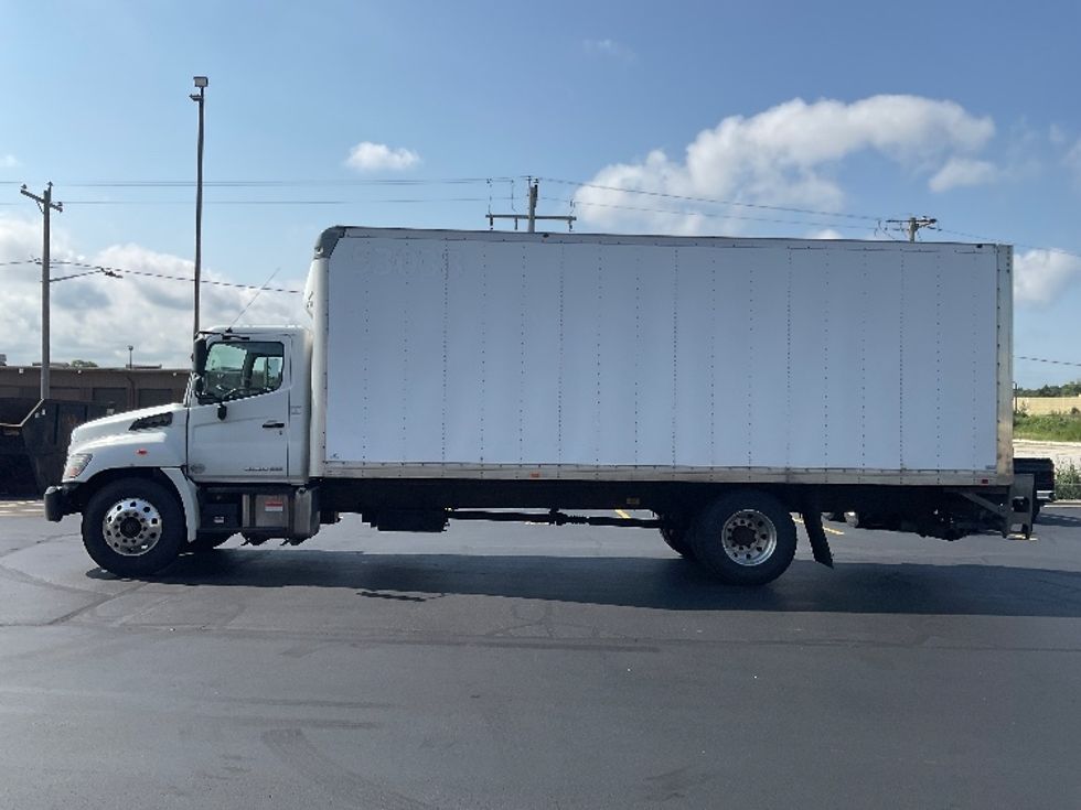Medium Duty Box Truck-Light and Medium Duty Trucks-Hino-2018-268-Milwaukee-WI-322,309\n\t\tmiles-$ 29,250 - Image 4