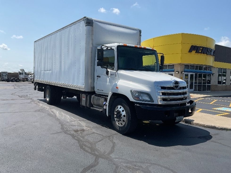 Medium Duty Box Truck-Light and Medium Duty Trucks-Hino-2018-268-Milwaukee-WI-342,744\n\t\tmiles-$ 27,250 - Image 1