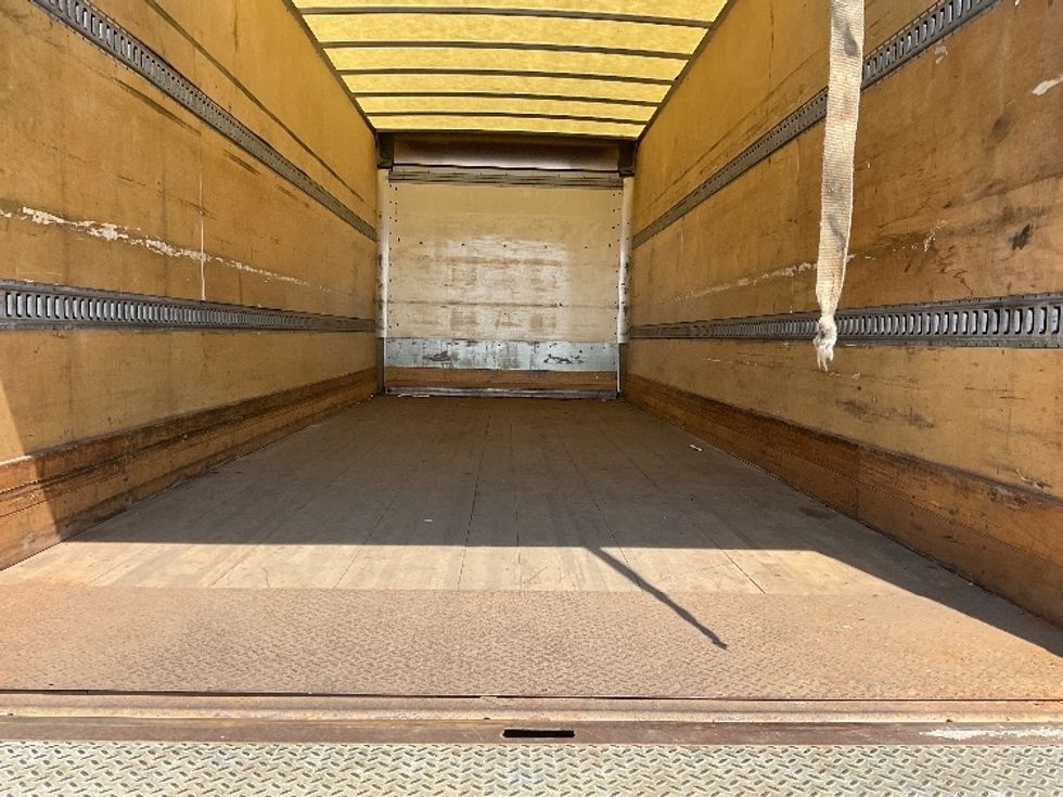 Medium Duty Box Truck-Light and Medium Duty Trucks-Hino-2018-268-Milwaukee-WI-342,744\n\t\tmiles-$ 27,250 - Image 10
