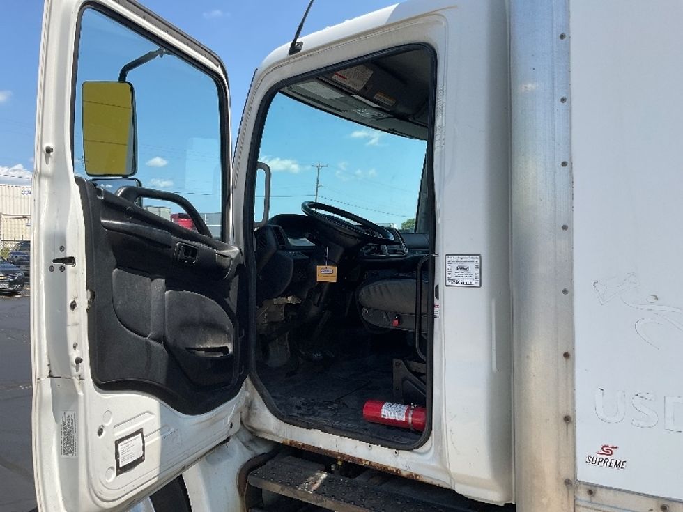 Medium Duty Box Truck-Light and Medium Duty Trucks-Hino-2018-268-Milwaukee-WI-342,744\n\t\tmiles-$ 27,250 - Image 16