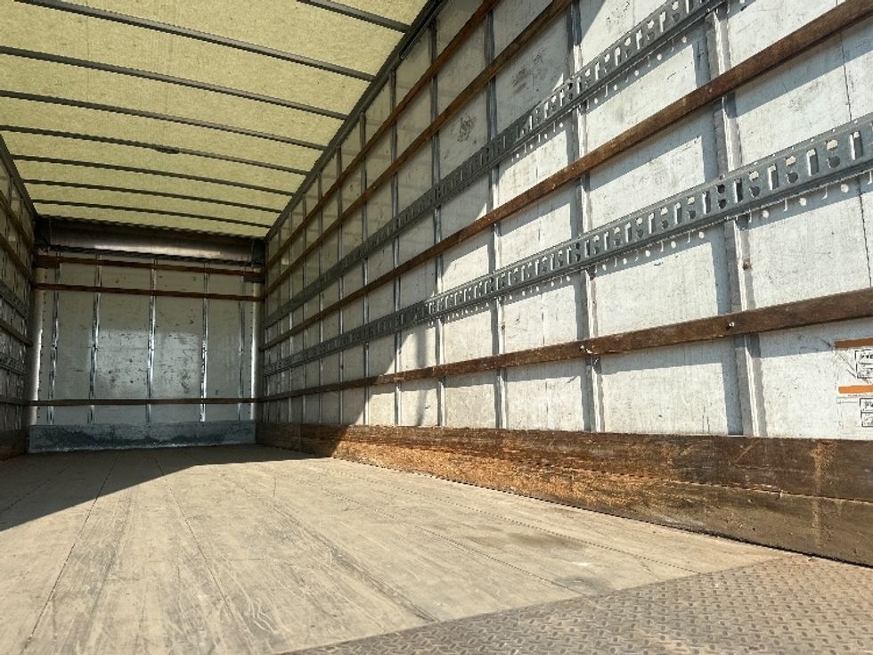 Medium Duty Box Truck-Light and Medium Duty Trucks-Hino-2018-268-Mississauga-ON-210,197\n\t\tkm-$ 70,750 - Image 12