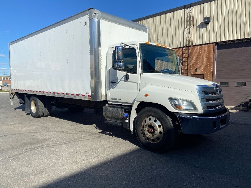 Medium Duty Box Truck-Light and Medium Duty Trucks-Hino-2018-268-Mississauga-ON-278,352\n\t\tkm-$ 61,000 - Image 1