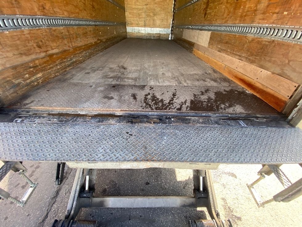 Medium Duty Box Truck-Light and Medium Duty Trucks-Hino-2018-268-Mississauga-ON-278,352\n\t\tkm-$ 61,000 - Image 10