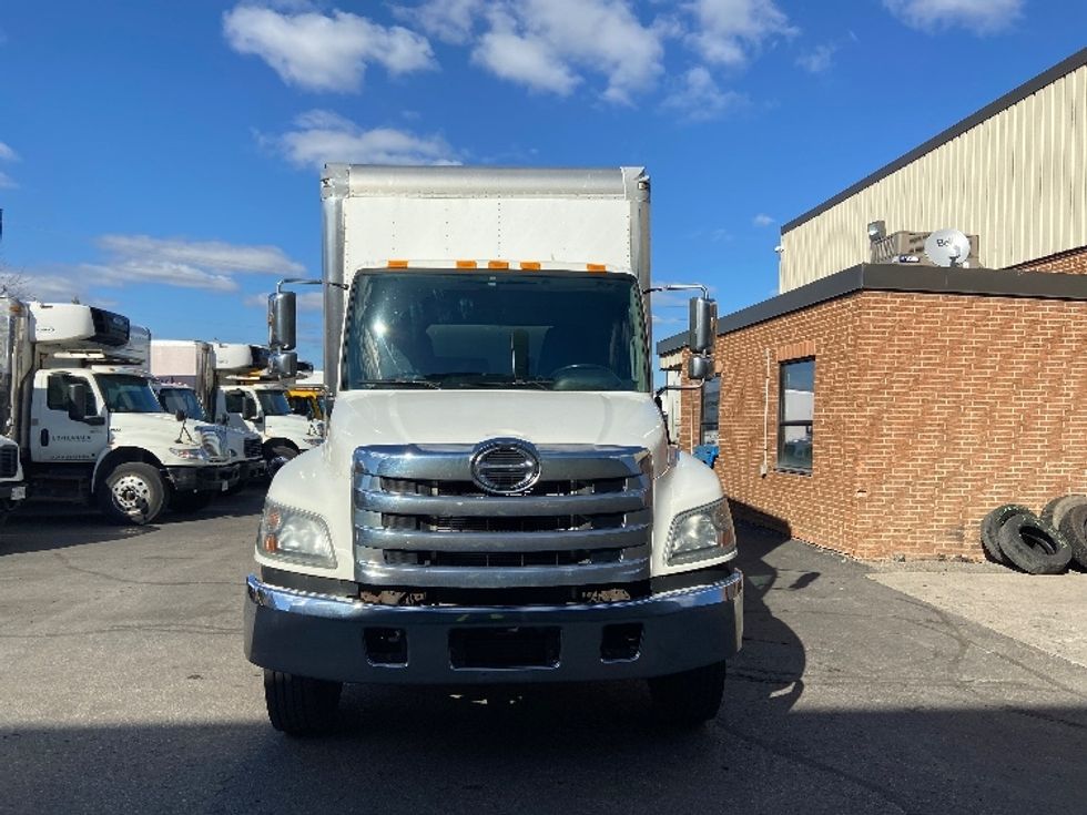 Medium Duty Box Truck-Light and Medium Duty Trucks-Hino-2018-268-Mississauga-ON-278,352\n\t\tkm-$ 61,000 - Image 2