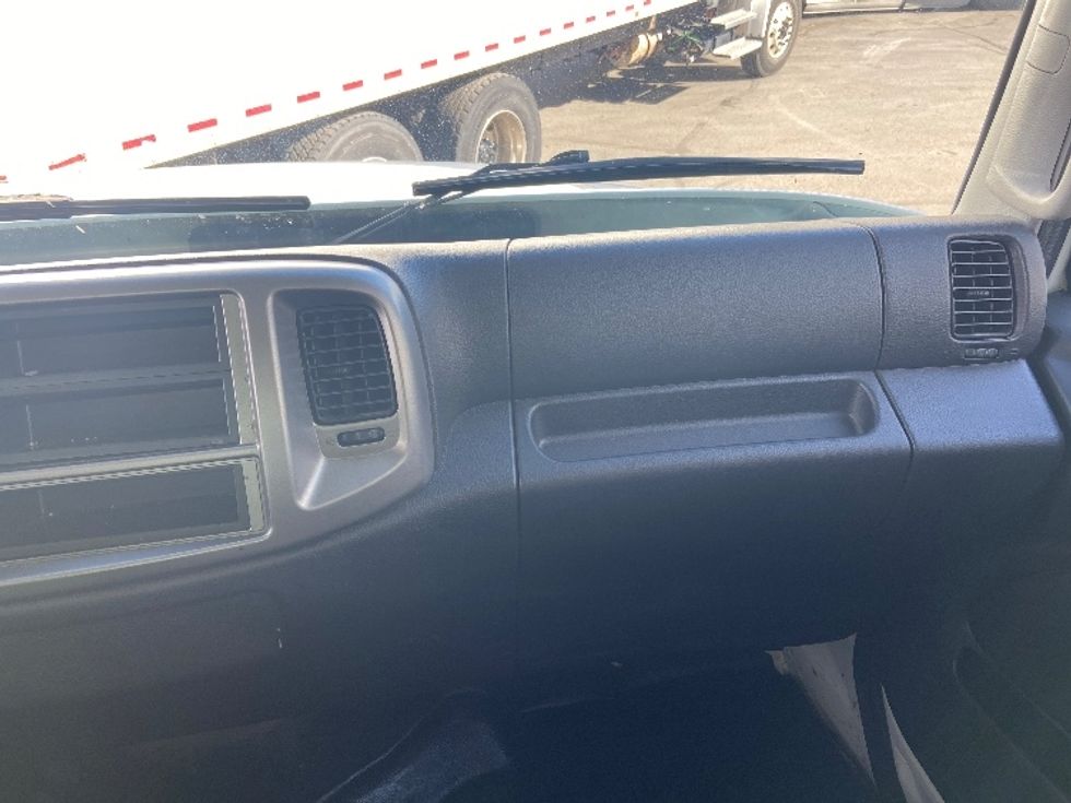 Medium Duty Box Truck-Light and Medium Duty Trucks-Hino-2018-268-Mississauga-ON-278,352\n\t\tkm-$ 61,000 - Image 21