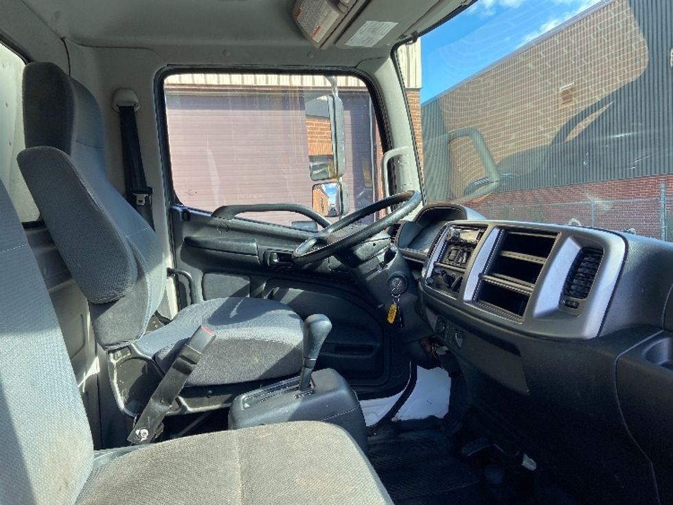 Medium Duty Box Truck-Light and Medium Duty Trucks-Hino-2018-268-Mississauga-ON-278,352\n\t\tkm-$ 61,000 - Image 22