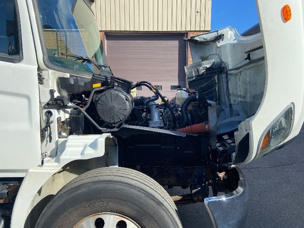 Medium Duty Box Truck-Light and Medium Duty Trucks-Hino-2018-268-Mississauga-ON-278,352\n\t\tkm-$ 61,000 - Image 23
