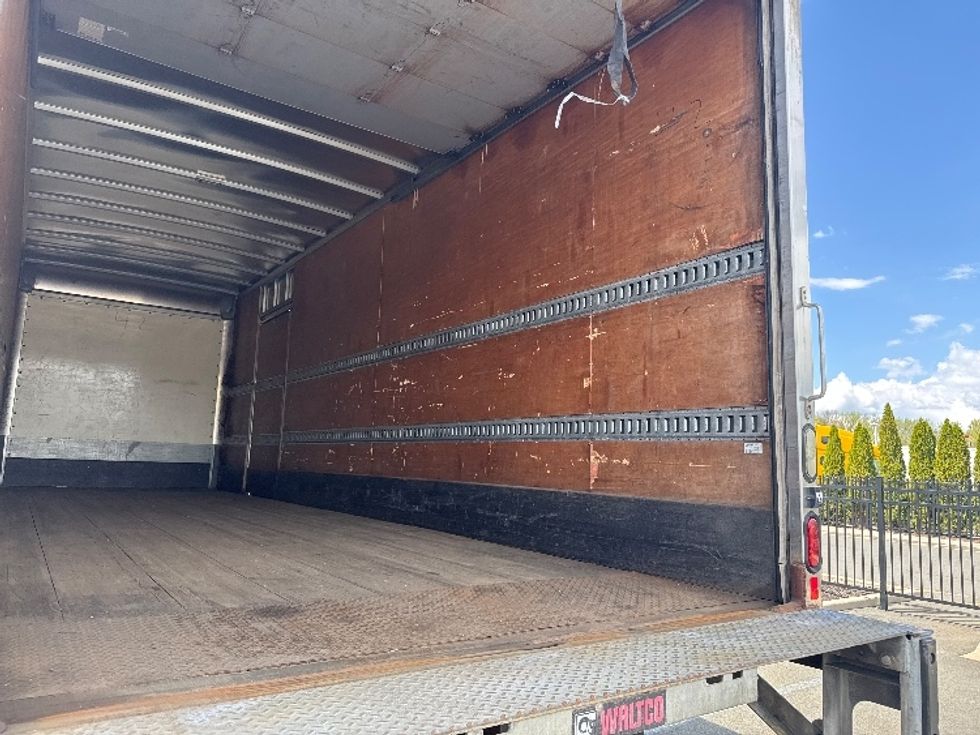 Medium Duty Box Truck-Light and Medium Duty Trucks-Hino-2018-268-Monmouth Junction-NJ-165,559\n\t\tmiles-$ 50,250 - Image 11
