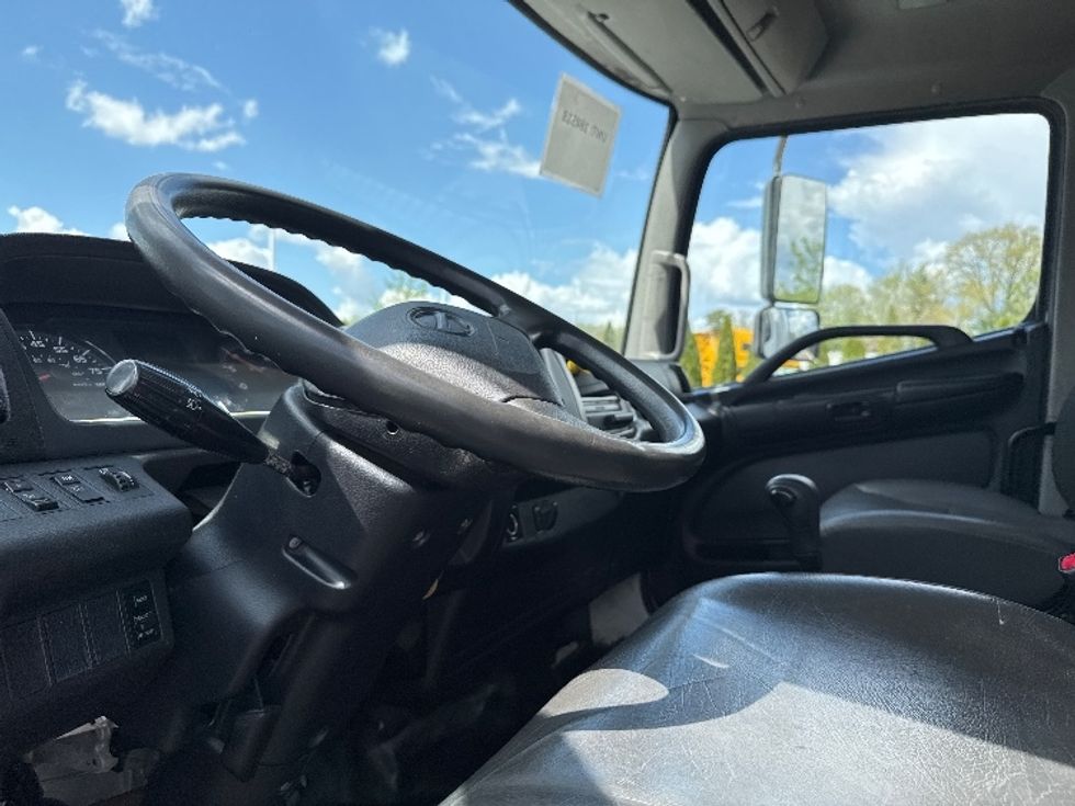 Medium Duty Box Truck-Light and Medium Duty Trucks-Hino-2018-268-Monmouth Junction-NJ-165,559\n\t\tmiles-$ 50,250 - Image 16