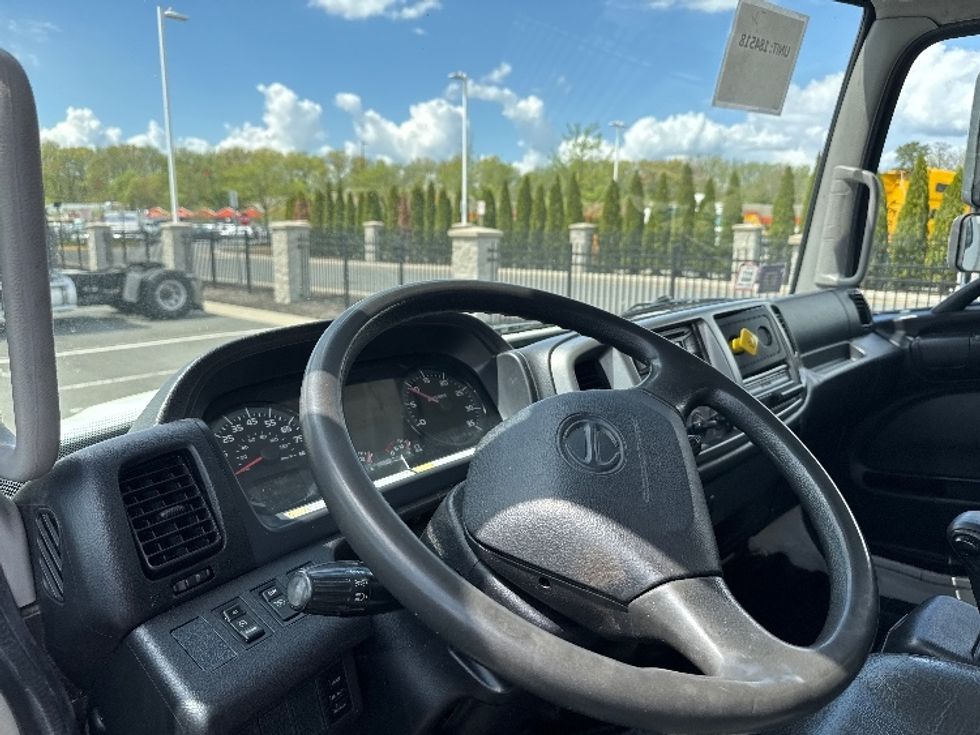 Medium Duty Box Truck-Light and Medium Duty Trucks-Hino-2018-268-Monmouth Junction-NJ-165,559\n\t\tmiles-$ 50,250 - Image 17