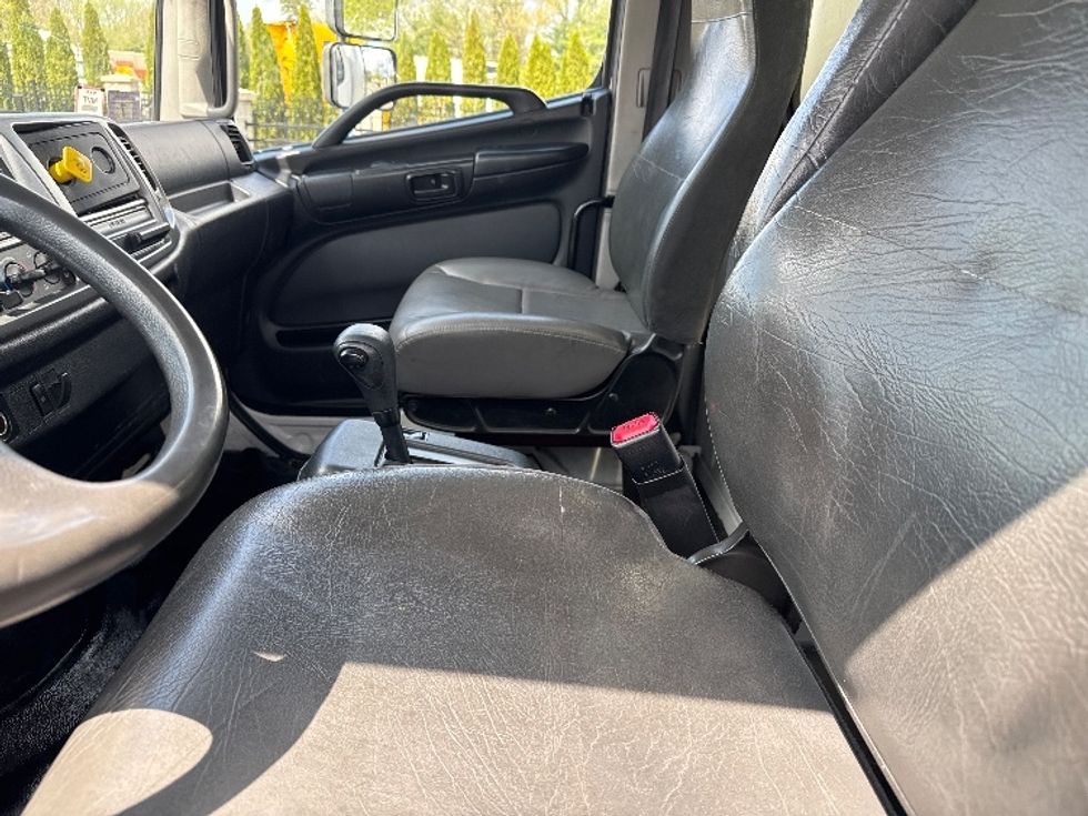 Medium Duty Box Truck-Light and Medium Duty Trucks-Hino-2018-268-Monmouth Junction-NJ-165,559\n\t\tmiles-$ 50,250 - Image 18