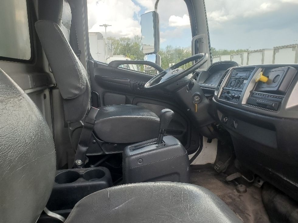 Medium Duty Box Truck-Light and Medium Duty Trucks-Hino-2018-268-Monmouth Junction-NJ-165,559\n\t\tmiles-$ 50,250 - Image 21