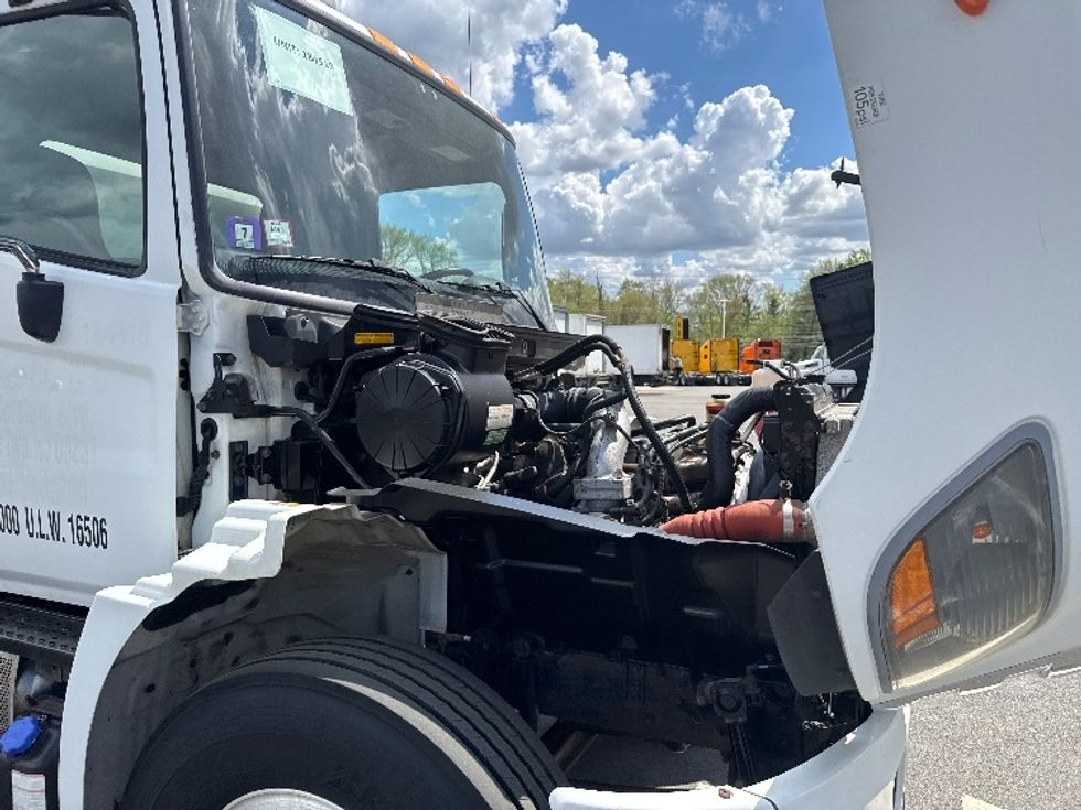 Medium Duty Box Truck-Light and Medium Duty Trucks-Hino-2018-268-Monmouth Junction-NJ-165,559\n\t\tmiles-$ 50,250 - Image 23