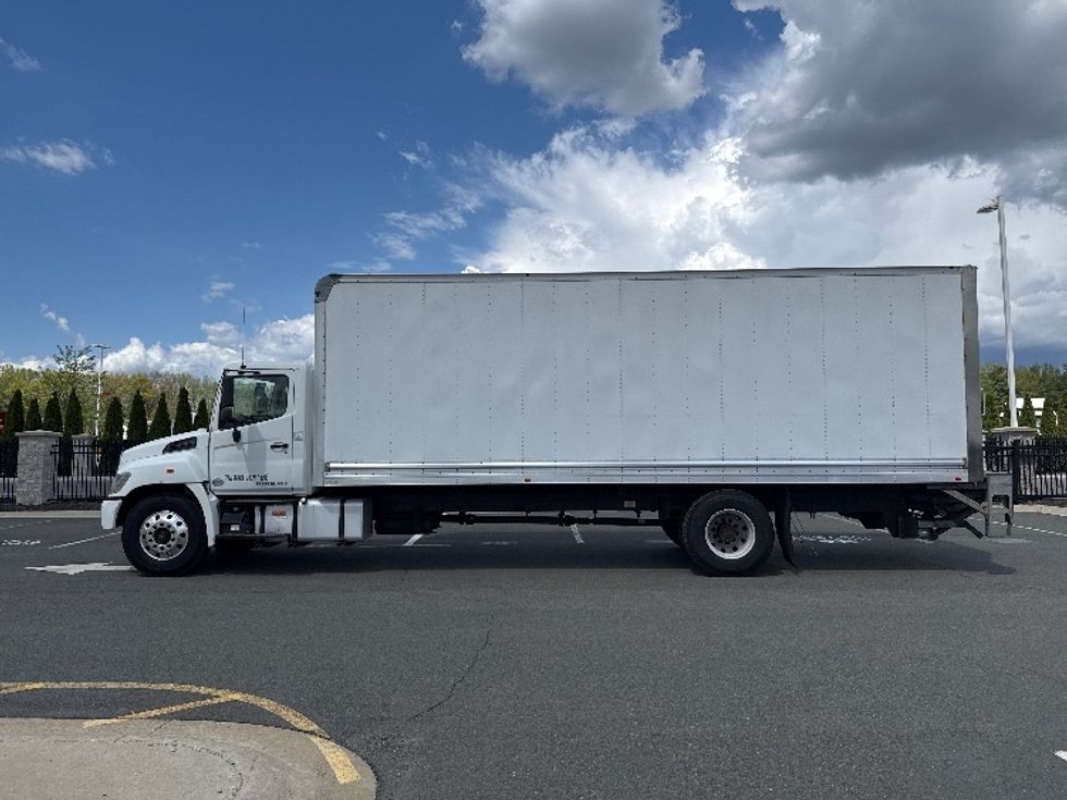 Medium Duty Box Truck-Light and Medium Duty Trucks-Hino-2018-268-Monmouth Junction-NJ-165,559\n\t\tmiles-$ 50,250 - Image 4
