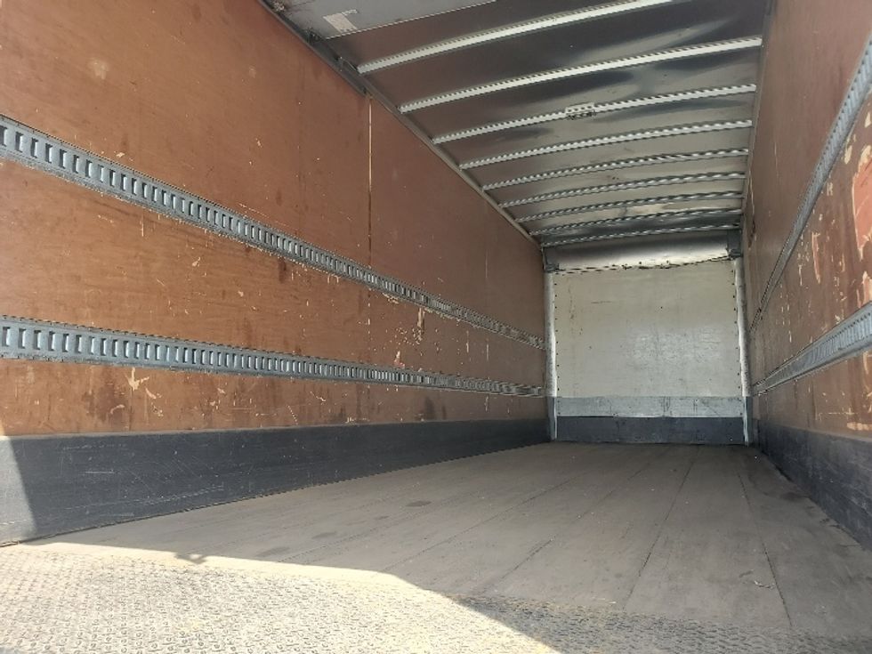 Medium Duty Box Truck-Light and Medium Duty Trucks-Hino-2018-268-Monmouth Junction-NJ-255,495\n\t\tmiles-$ 37,250 - Image 10