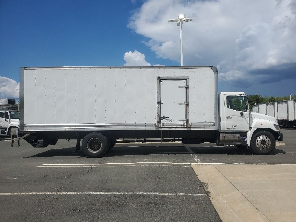 Medium Duty Box Truck-Light and Medium Duty Trucks-Hino-2018-268-Monmouth Junction-NJ-255,495\n\t\tmiles-$ 37,250 - Image 14