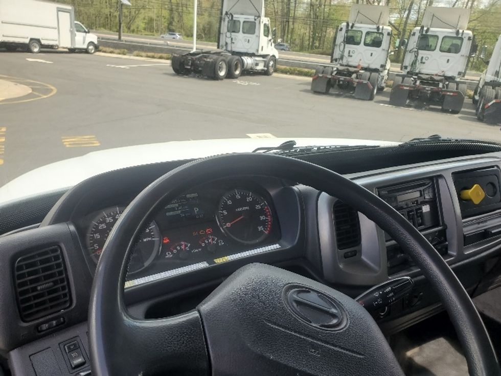 Medium Duty Box Truck-Light and Medium Duty Trucks-Hino-2018-268-Monmouth Junction-NJ-255,495\n\t\tmiles-$ 37,250 - Image 17