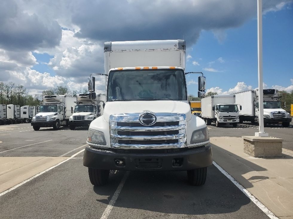 Medium Duty Box Truck-Light and Medium Duty Trucks-Hino-2018-268-Monmouth Junction-NJ-255,495\n\t\tmiles-$ 37,250 - Image 2