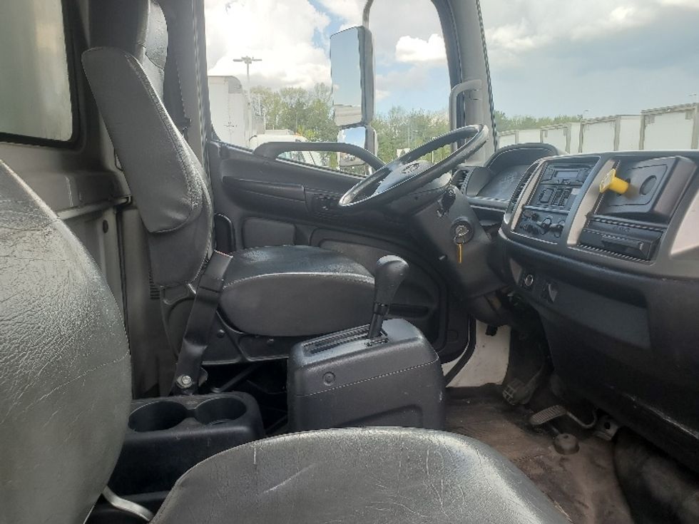Medium Duty Box Truck-Light and Medium Duty Trucks-Hino-2018-268-Monmouth Junction-NJ-255,495\n\t\tmiles-$ 37,250 - Image 21