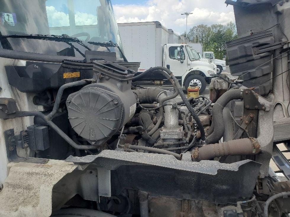 Medium Duty Box Truck-Light and Medium Duty Trucks-Hino-2018-268-Monmouth Junction-NJ-255,495\n\t\tmiles-$ 37,250 - Image 22