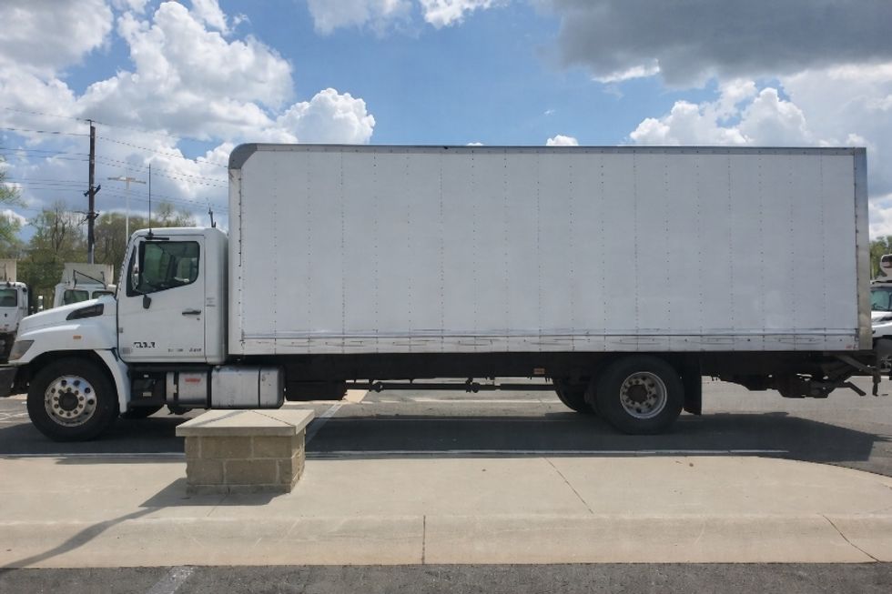 Medium Duty Box Truck-Light and Medium Duty Trucks-Hino-2018-268-Monmouth Junction-NJ-255,495\n\t\tmiles-$ 37,250 - Image 4
