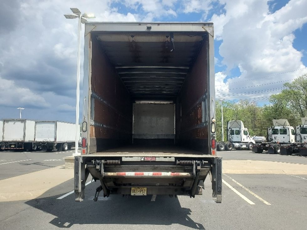 Medium Duty Box Truck-Light and Medium Duty Trucks-Hino-2018-268-Monmouth Junction-NJ-255,495\n\t\tmiles-$ 37,250 - Image 7