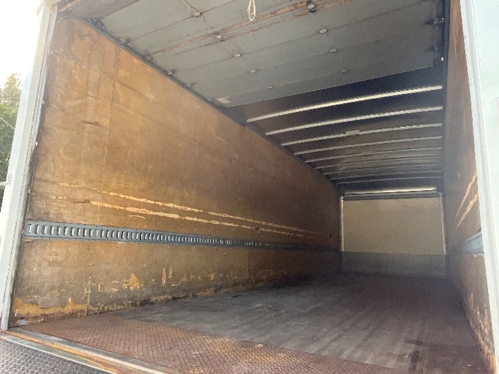 Medium Duty Box Truck-Light and Medium Duty Trucks-Hino-2018-268-Newport News-VA-108,654\n\t\tmiles-$ 56,250 - Image 11